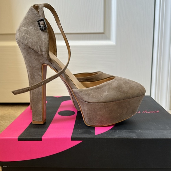 Zara Taupe platform heels - Picture 2 of 4